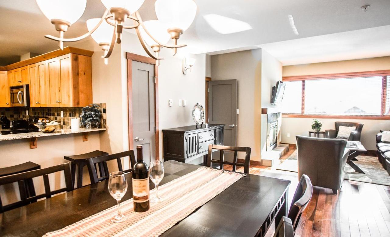 The Lookout - Top Floor Corner Unit With Stunning Views Villa Canmore Dış mekan fotoğraf