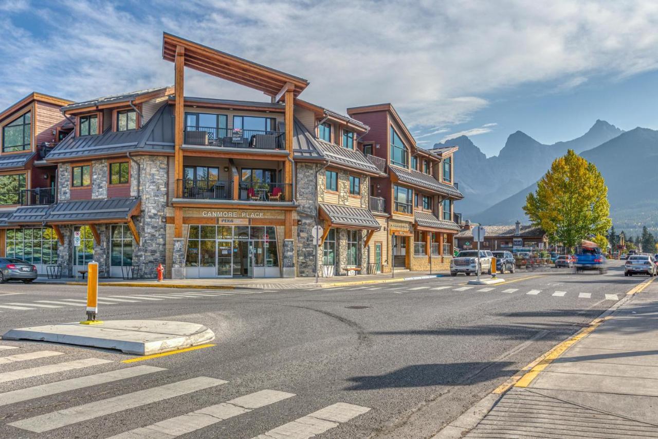 The Lookout - Top Floor Corner Unit With Stunning Views Villa Canmore Dış mekan fotoğraf
