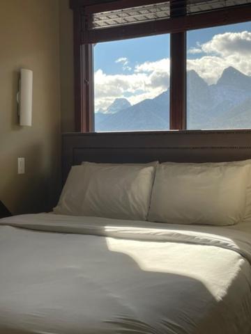 The Lookout - Top Floor Corner Unit With Stunning Views Villa Canmore Dış mekan fotoğraf