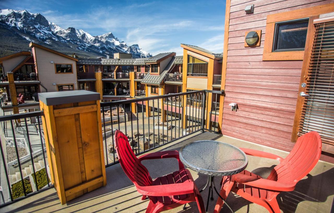 The Lookout - Top Floor Corner Unit With Stunning Views Villa Canmore Dış mekan fotoğraf